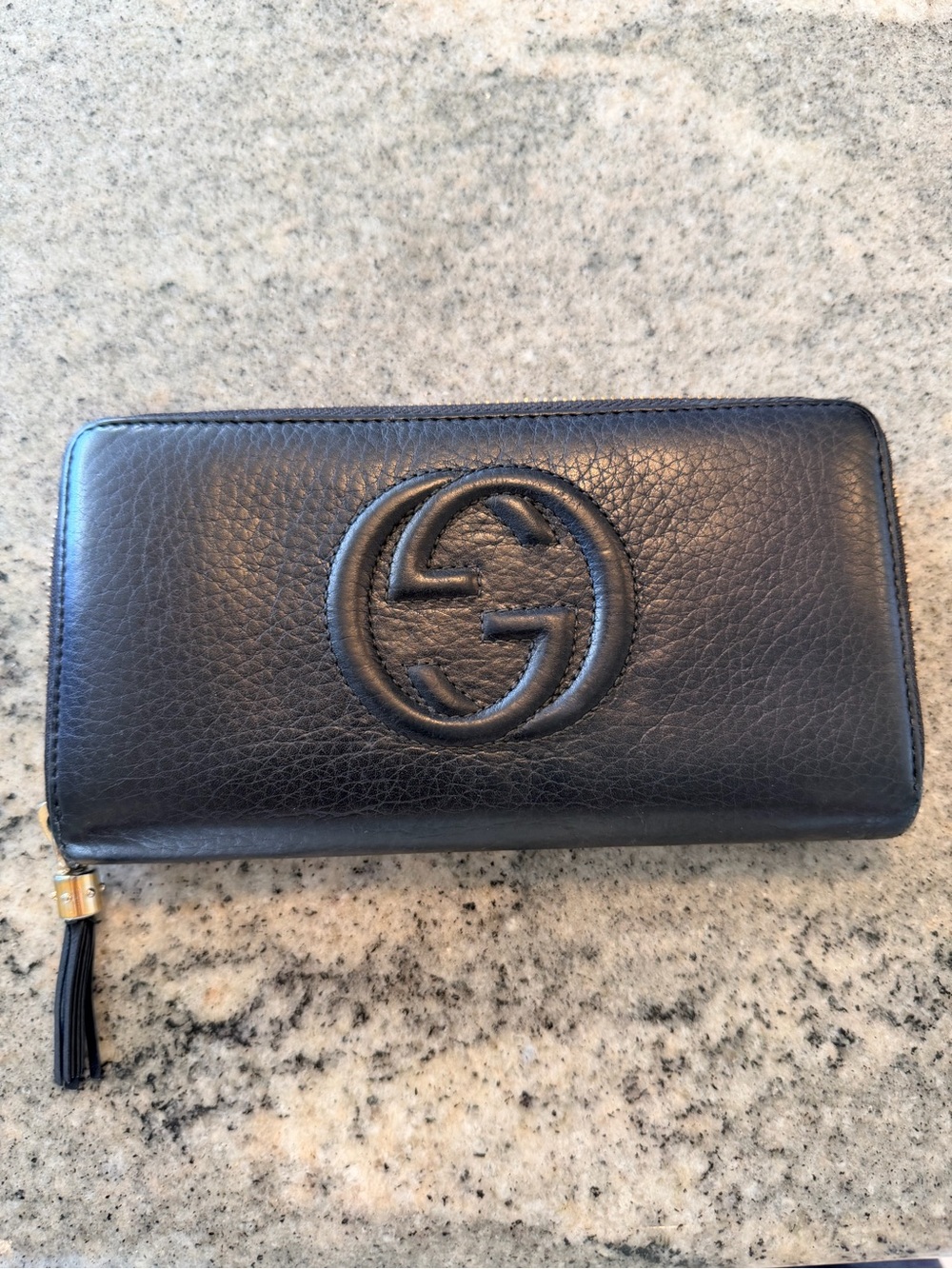 Gucci Soho Interlocking G Round Zip Wallet w/ tassle
